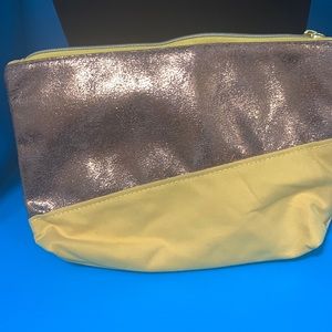 IPSY Bag-FREE Make-Up Sample Inside